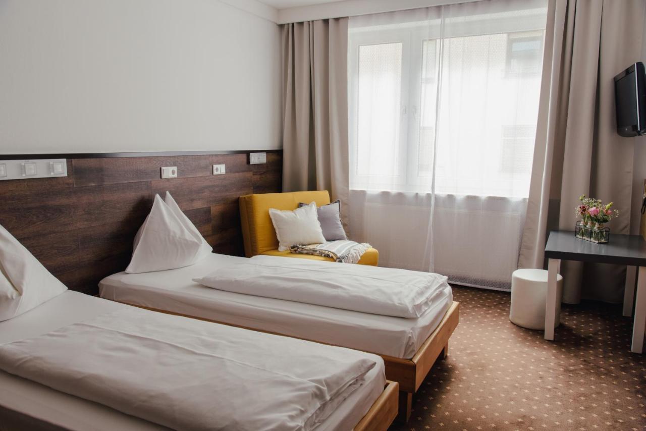 Hotel Drei Kreuz Salzburg Bagian luar foto