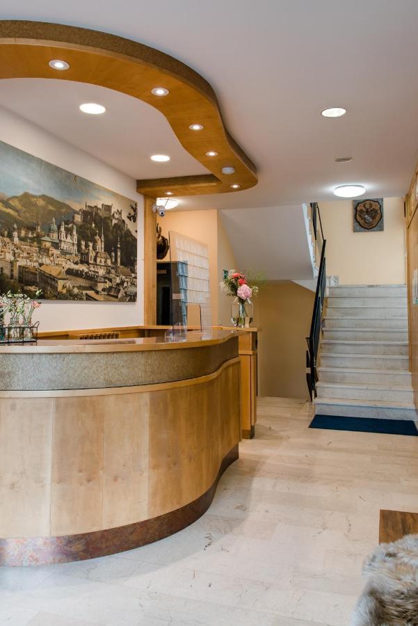 Hotel Drei Kreuz Salzburg Bagian luar foto