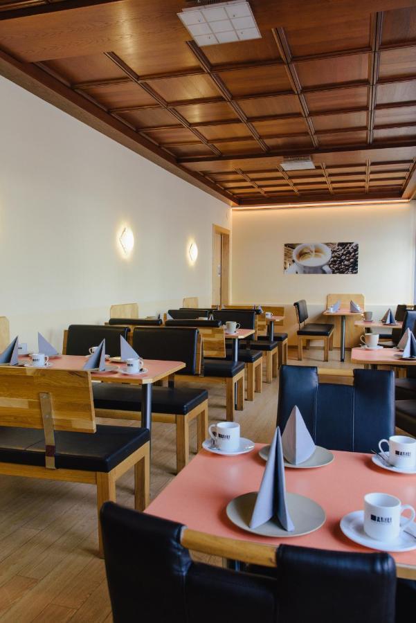 Hotel Drei Kreuz Salzburg Bagian luar foto