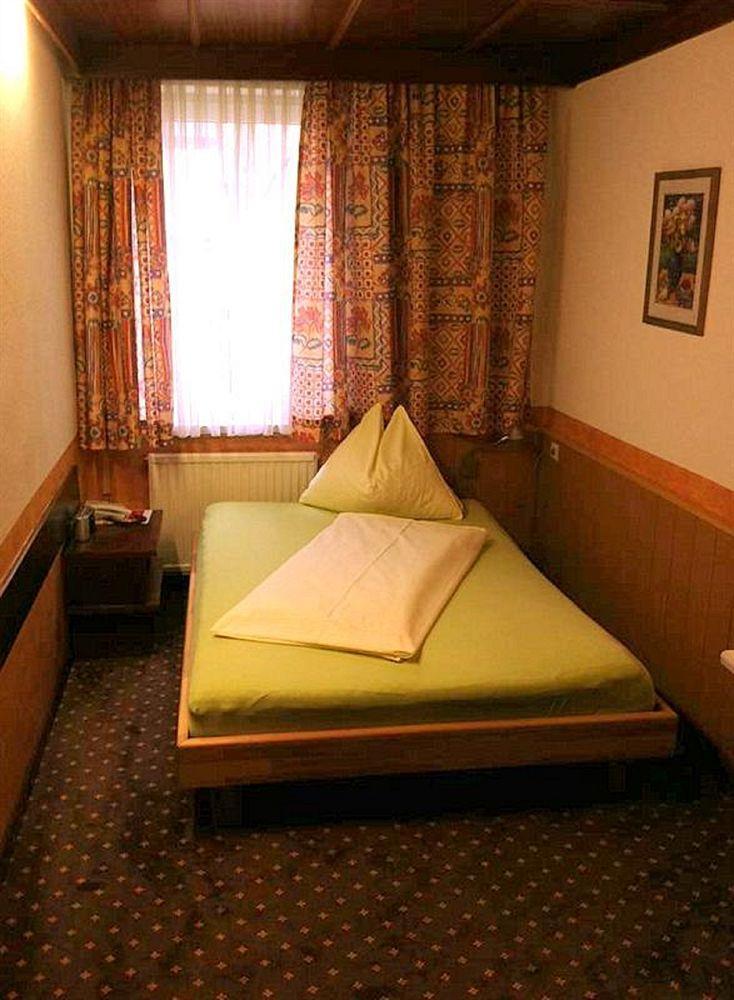Hotel Drei Kreuz Salzburg Bagian luar foto