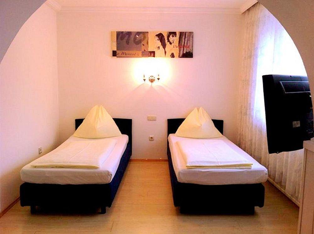 Hotel Drei Kreuz Salzburg Bagian luar foto
