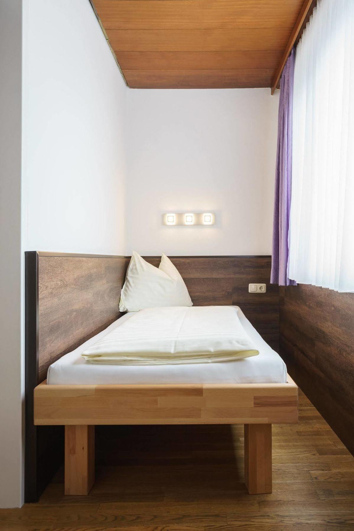 Hotel Drei Kreuz Salzburg Bagian luar foto